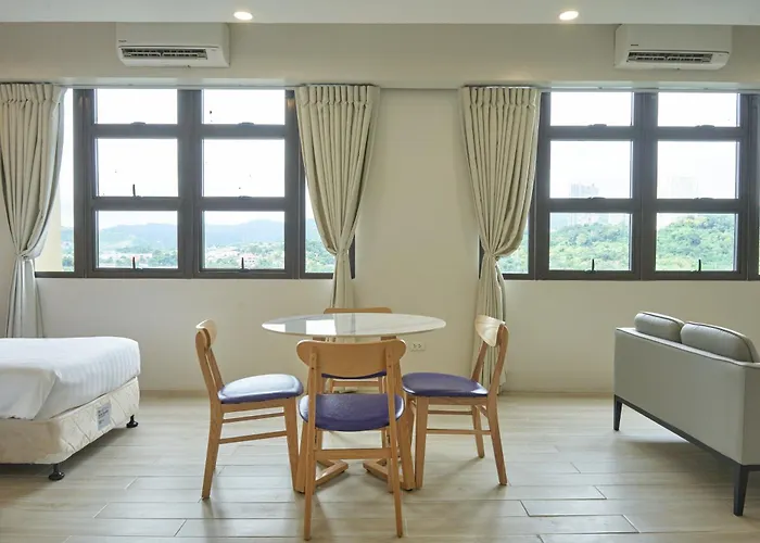 Treewoods Residences 4*